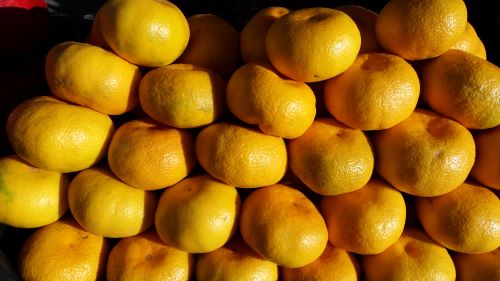 Antocijanini i flavonoidi koji su prisutni u mandarini, imaju svojstva koja mogu pomoći u smanjenju upale u organizmu.